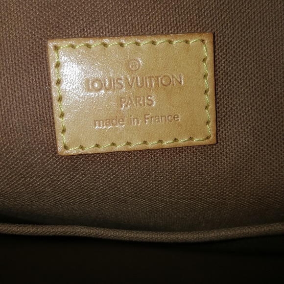 Authentic Louis Vuitton Batignolles Vertical PM - Picture 3 of 8